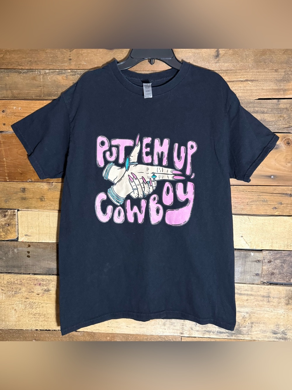 “Put Em Up Cowboy” Black Western‎ Print Graphic T-Shirt size Medium Gildan